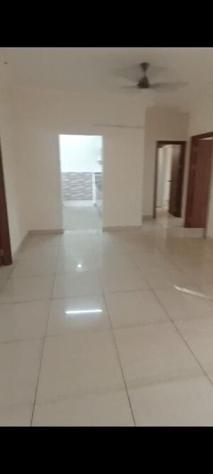 Room in 2.5 BHK Apartment at Prestige Jindal City, Bagalakunte – for Rent