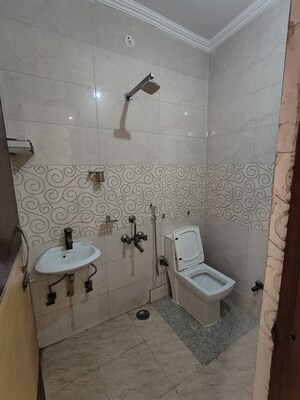 Bathroom in 2 BHK Builder Floor at Neb Sarai – for Rent