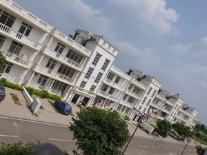 3 BHK Builder Floor For Rent in DLF Hyde Park, South Mullanpur