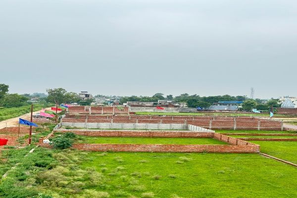 Plot For Sale in Jewar