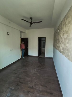 Master Bedroom in 2.5 BHK Apartment at Mahagun Moderne - Avlon and Betina, Sector 78 – for Sale