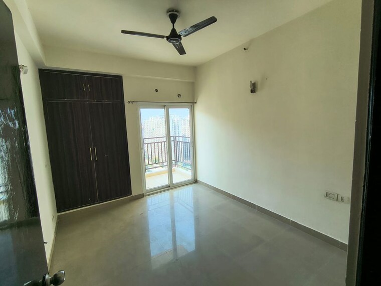 Bedroom, mahagun-moderne-avlon-and-betina 2.5 Bedroom 1290 Sq.Ft. Apartment In Sector 78 Noida 10301618