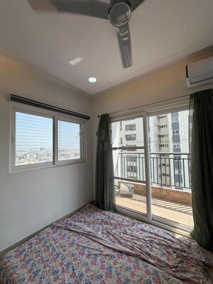 Room in 2.5 BHK Apartment at Candeur Twins, Miyapur – for Rent