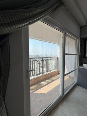 Room in 2.5 BHK Apartment at Candeur Twins, Miyapur – for Rent