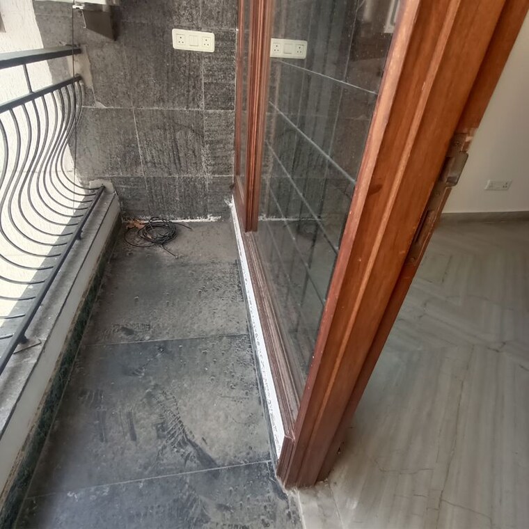 Balcony, chittaranjan park 3 Bedroom 1250 Sq.Ft. Builder Floor In Chittaranjan Park Delhi 10301774