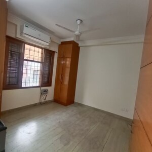 Room in 3 BHK Builder Floor at Chittaranjan Park – for Rent