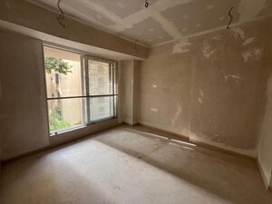 Room in 2 BHK Apartment at Santacruz West – for Rent