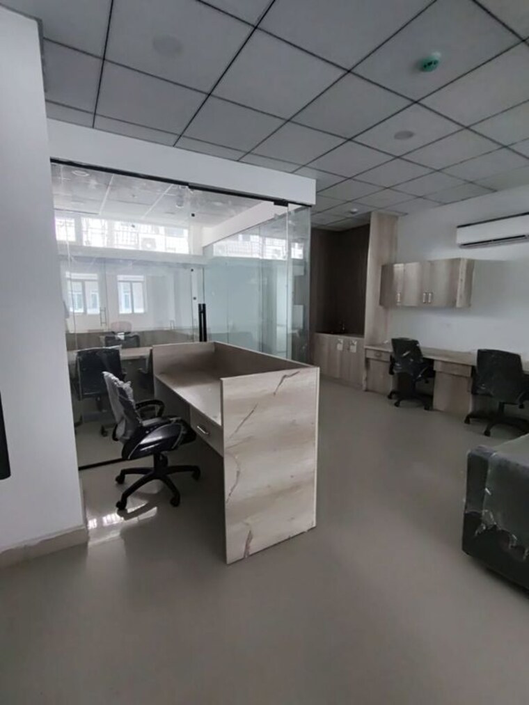 Team Area, orbit-signature-walk Commercial Office Space 500 Sq.Ft. In Vip Road Zirakpur 10301851