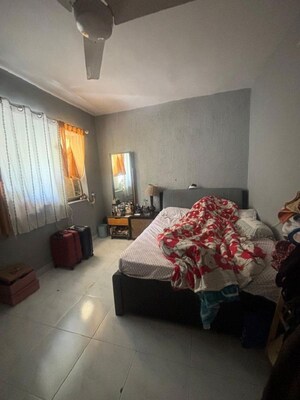 Bedroom in 1.5 BHK Apartment at Bandra West – for Rent