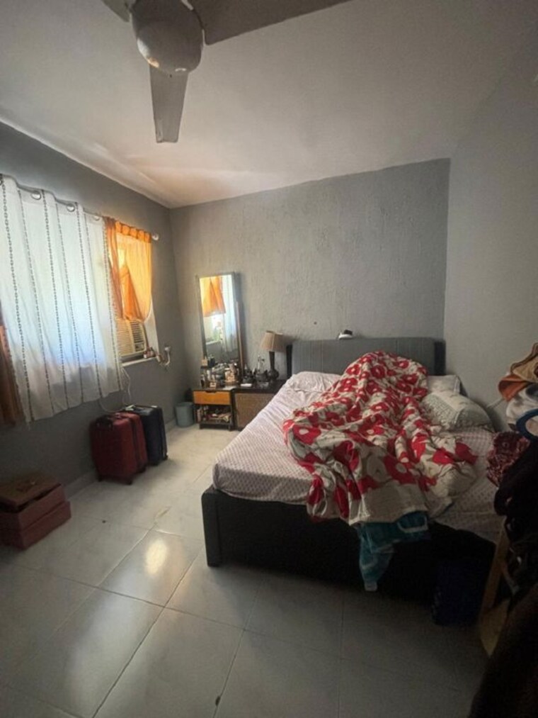 Bedroom, bandra west 1.5 Bedroom 650 Sq.Ft. Apartment In Bandra West Mumbai 10301845