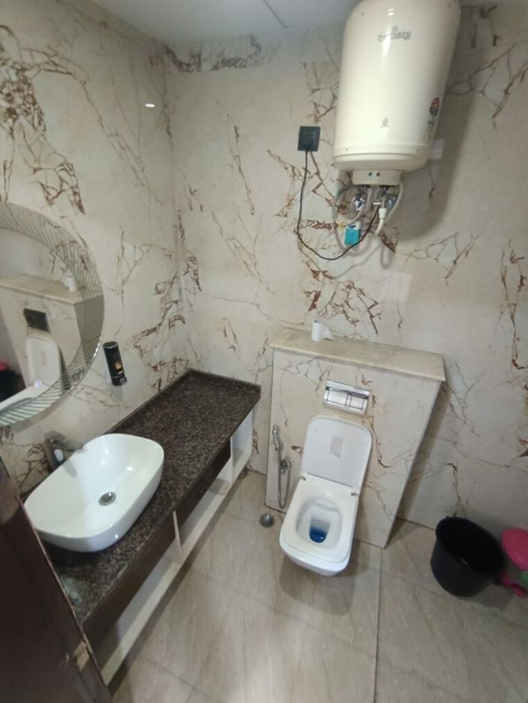 Bathroom, sushant lok iii 4 Bedroom 550 Sq.Yd. Builder Floor In Sushant Lok Iii Gurgaon 10301823