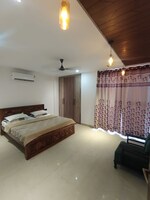 4 BHK + Study Room 550 Sq.Yd. Builder Floor in Sushant Lok III