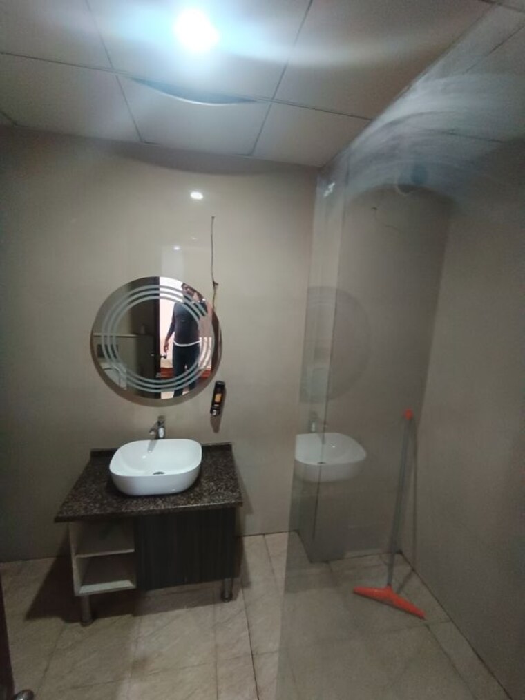 Bathroom, sushant lok iii 4 Bedroom 550 Sq.Yd. Builder Floor In Sushant Lok Iii Gurgaon 10301823