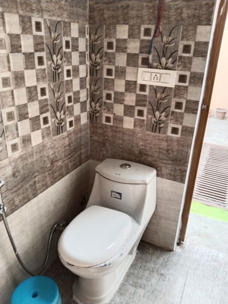 Bathroom, lohgarh Studio 700 Sq.Ft. Apartment In Lohgarh Zirakpur 10301894