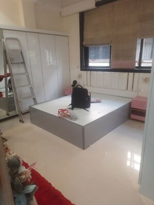 Team Area in 2 BHK Apartment at Paschim Apartments, Dadar West – for Rent