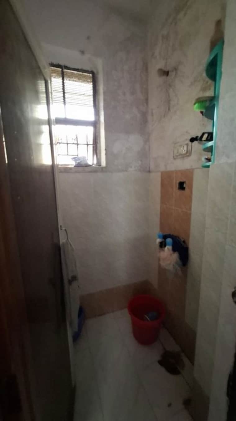 Bathroom, sector 10 greater noida 1 Bedroom 30 Sq.Mt. Apartment In Sector 10 Greater Noida Greater Noida 10301916