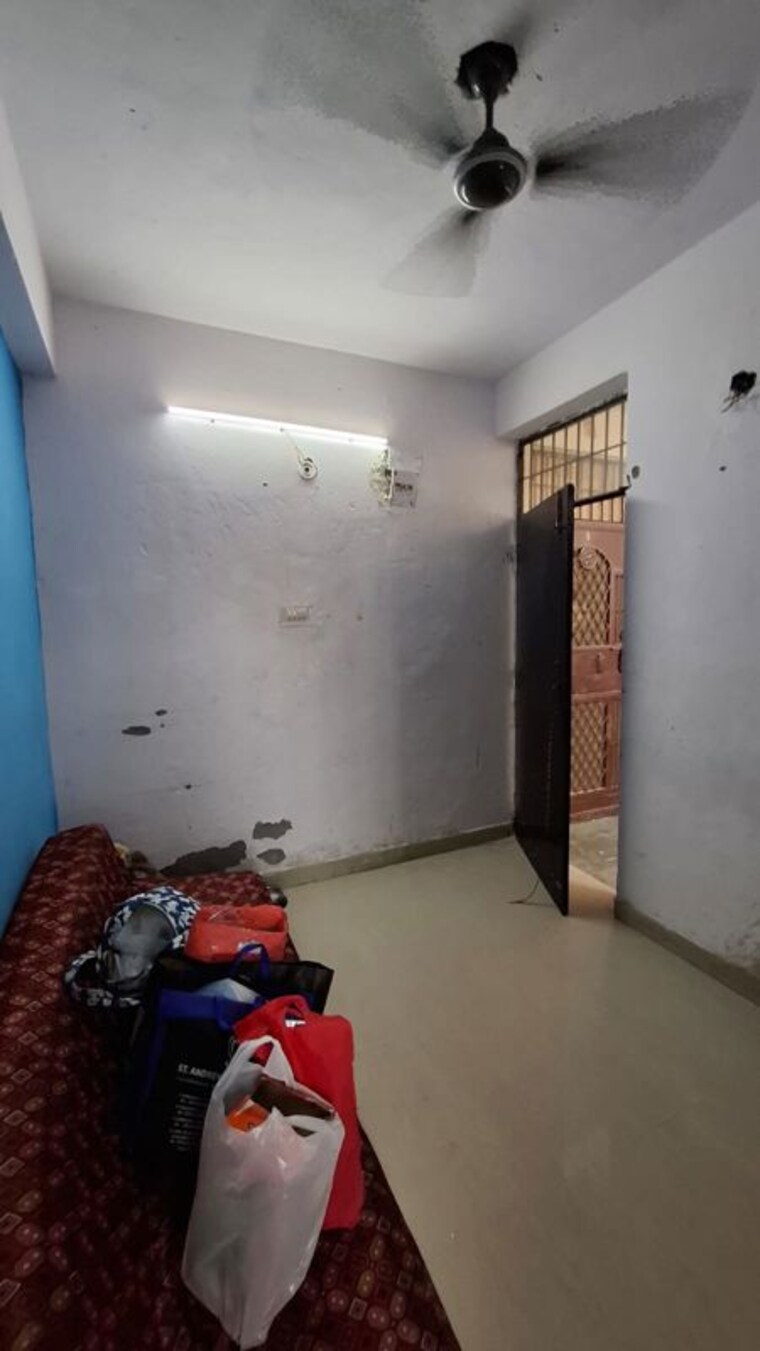 Room, sector 10 greater noida 1 Bedroom 30 Sq.Mt. Apartment In Sector 10 Greater Noida Greater Noida 10301916