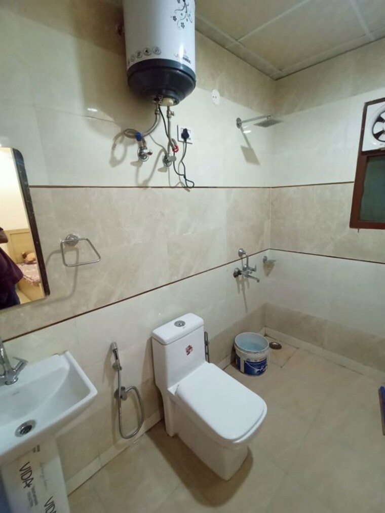 Bathroom, sushant lok i 1 Bedroom 640 Sq.Ft. Builder Floor In Sushant Lok I Gurgaon 10301882
