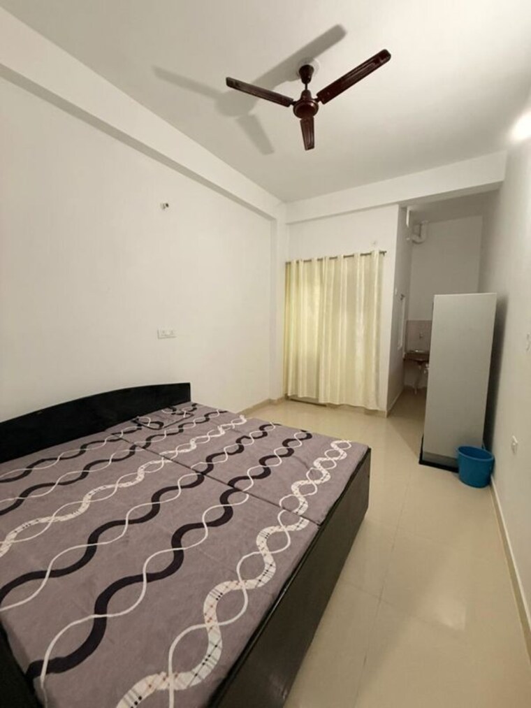 Bedroom, sector 128 Pg For Boys & Girls In Sector 128 10301917