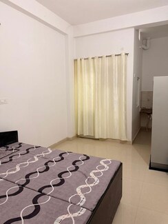 Pg For Rent in Sector 128