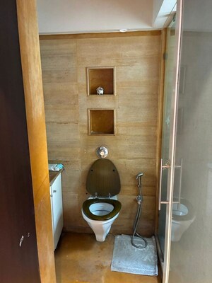 Furnished Amenities in 2 BHK Apartment at Basant Apartment Cuffe Parade, Cuffe Parade – for Sale