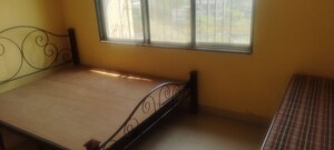 Room in 3 BHK Apartment at Vaibhav Vilas CHS, Majiwada – for Rent