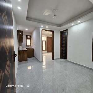 Room in 1 BHK Builder Floor at Saket – for Rent