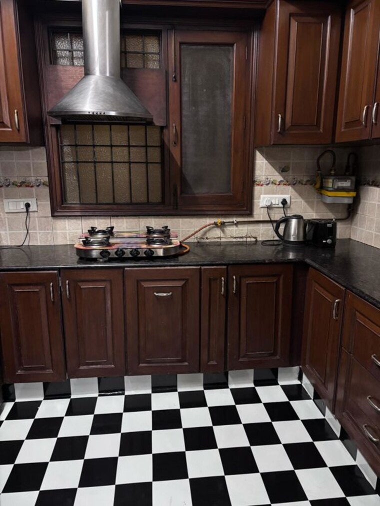 Kitchen, saket 3 Bedroom 200 Sq.Yd. Builder Floor In Saket Delhi 10302013