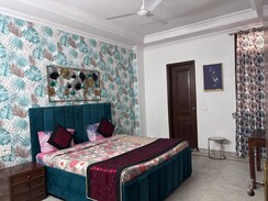 3 BHK + Extra Room Builder Floor For Rent in Saket