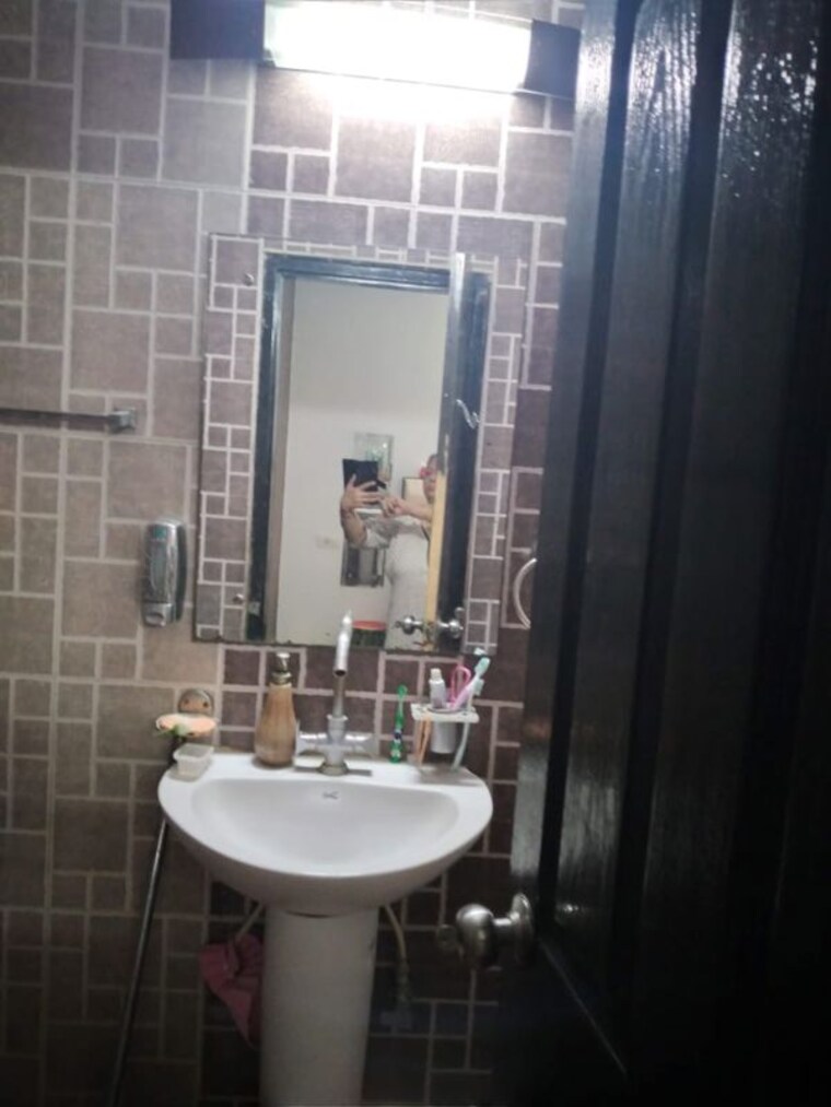 Bathroom, sushant lok ii 6+ Bedroom 300 Sq.Yd. Villa In Sushant Lok ii Gurgaon 10302000