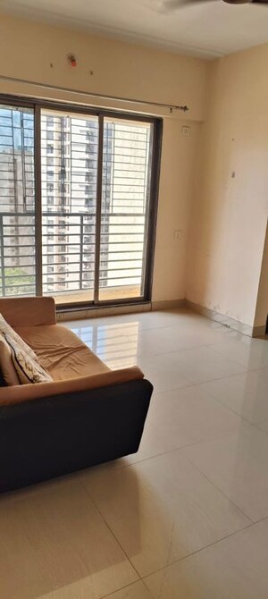 1 BHK Apartment For Rent in Cosmos Jewels Solitaire, Ghodbunder Road