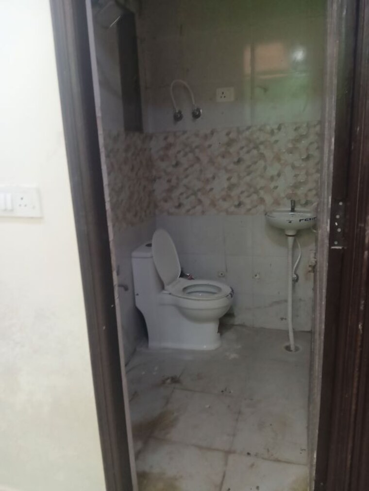 Bathroom, baraula 2 Bedroom 750 Sq.Ft. Builder Floor In Baraula Noida 10302010