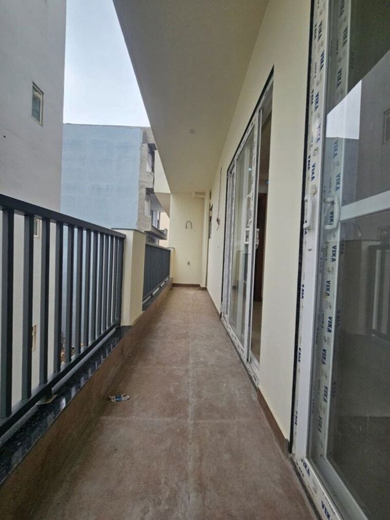 Balcony, sector 57 3 Bedroom 204 Sq.Yd. Builder Floor In Sector 57 Gurgaon 10302128
