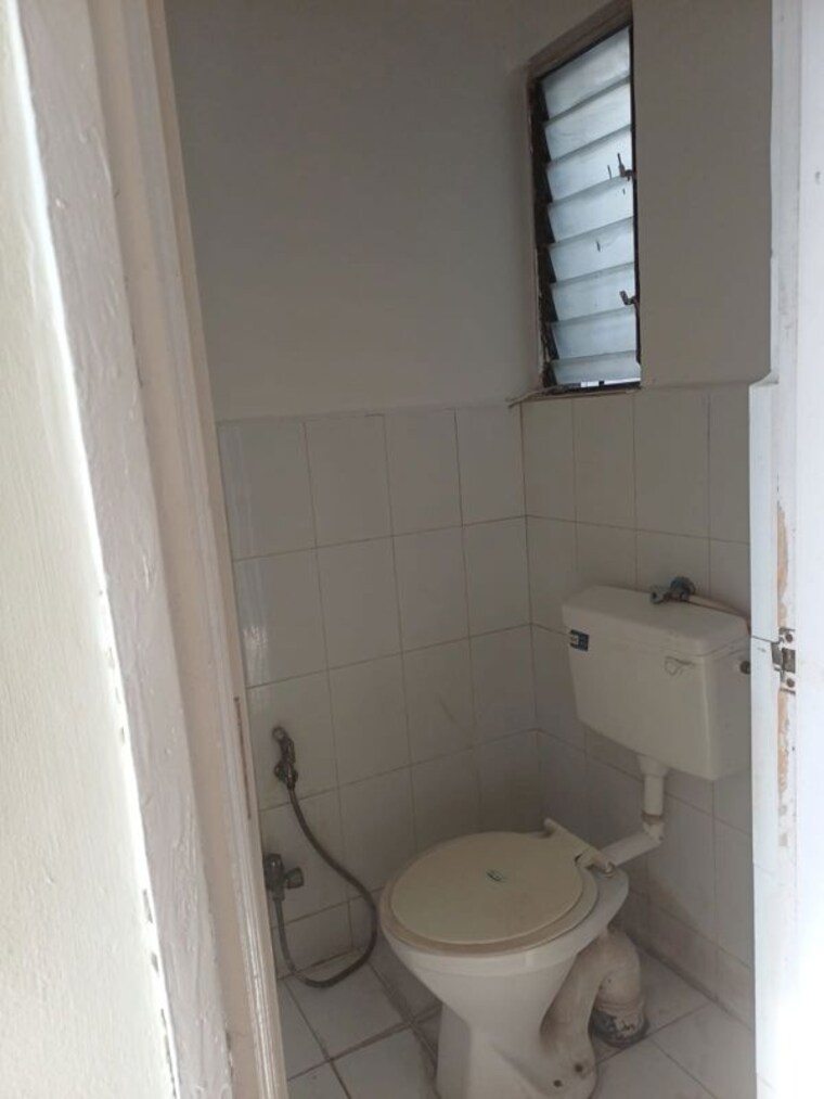 Bathroom, dreams-aakruti 1 Bedroom 640 Sq.Ft. Apartment In Hadapsar Pune 10302180