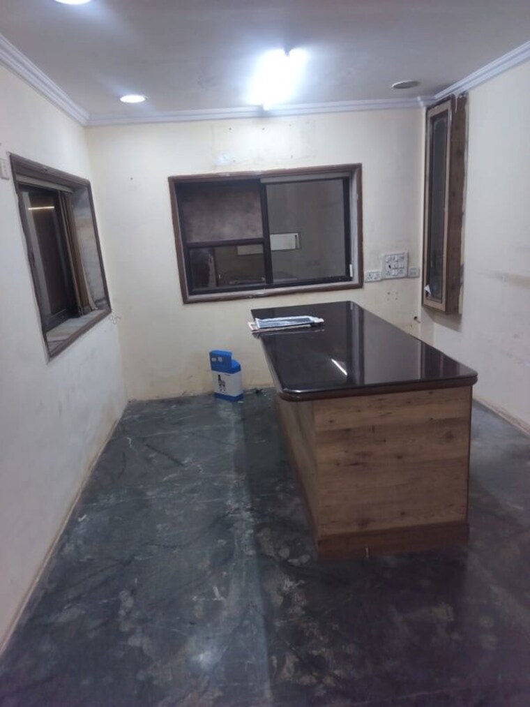  Parking, kothari-compound Commercial Warehouse 2600 Sq.Ft. In Kokanipada Thane 10302216