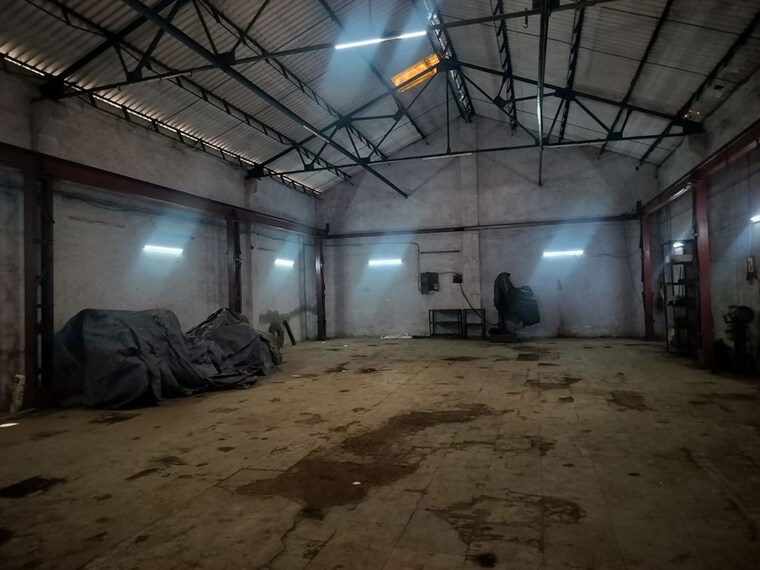  Parking, kothari-compound Commercial Warehouse 2600 Sq.Ft. In Kokanipada Thane 10302216