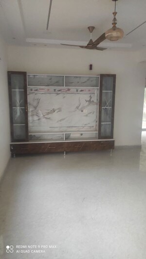 Room in 3 BHK Apartment at Manikonda – for Rent