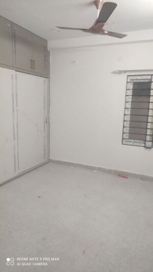 Room in 3 BHK Apartment at Manikonda – for Rent