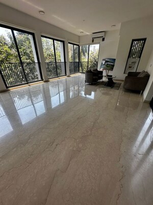 Living Room in 5 BHK Apartment at Kalpataru Matru Ashish, Matunga East – for Sale