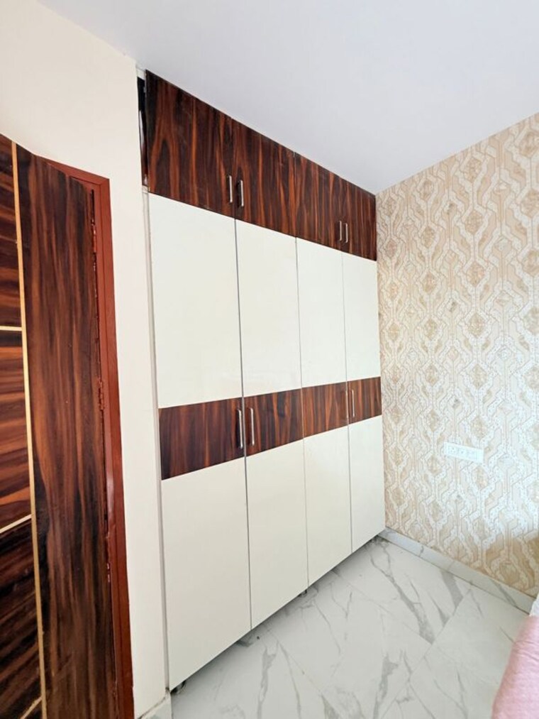Room, kharar mohali road 2 Bedroom 120 Sq.Yd. Apartment In Kharar Mohali Road Kharar 10302327