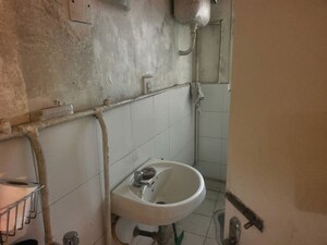 Bathroom in 2 BHK Apartment at Parsipolis Apartment, Cuffe Parade – for Sale