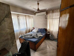 Bedroom in 2 BHK Apartment at Bandra West – for Rent