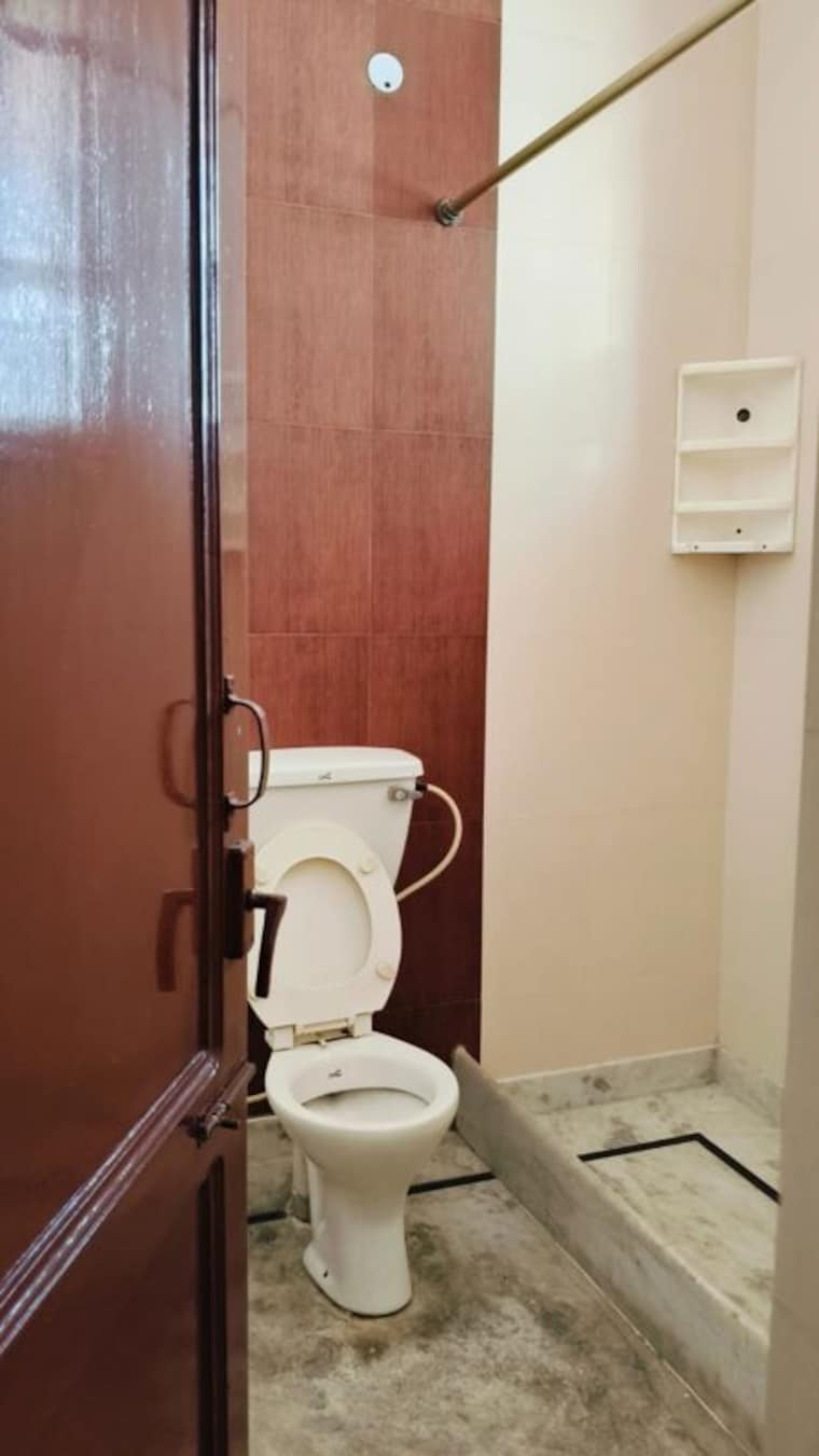 Bathroom, sector 57 3 Bedroom 1978 Sq.Ft. Builder Floor In Sector 57 Gurgaon 10302212