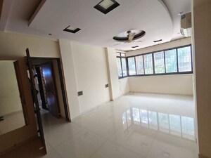2 BHK Apartment For Rent in Santacruz West