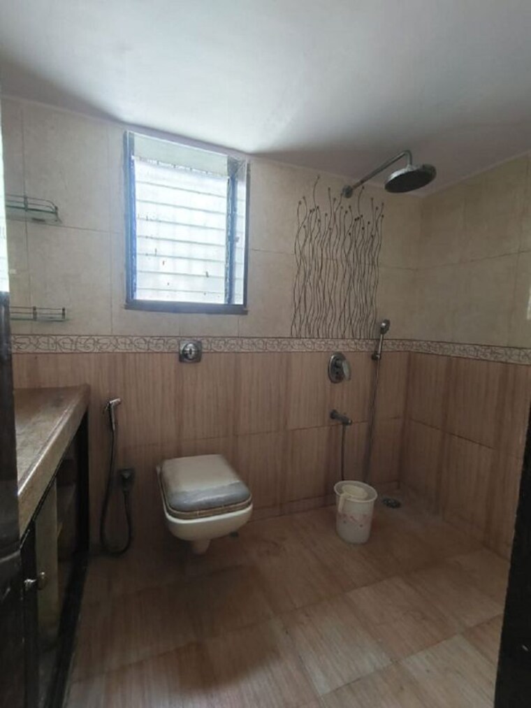 Attached Bathroom, santacruz west 2 Bedroom 700 Sq.Ft. Apartment In Santacruz West Mumbai 10302519