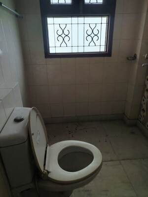 Bathroom in 3 BHK Independent House at Ansal Florence Classic, South City 1 – for Rent