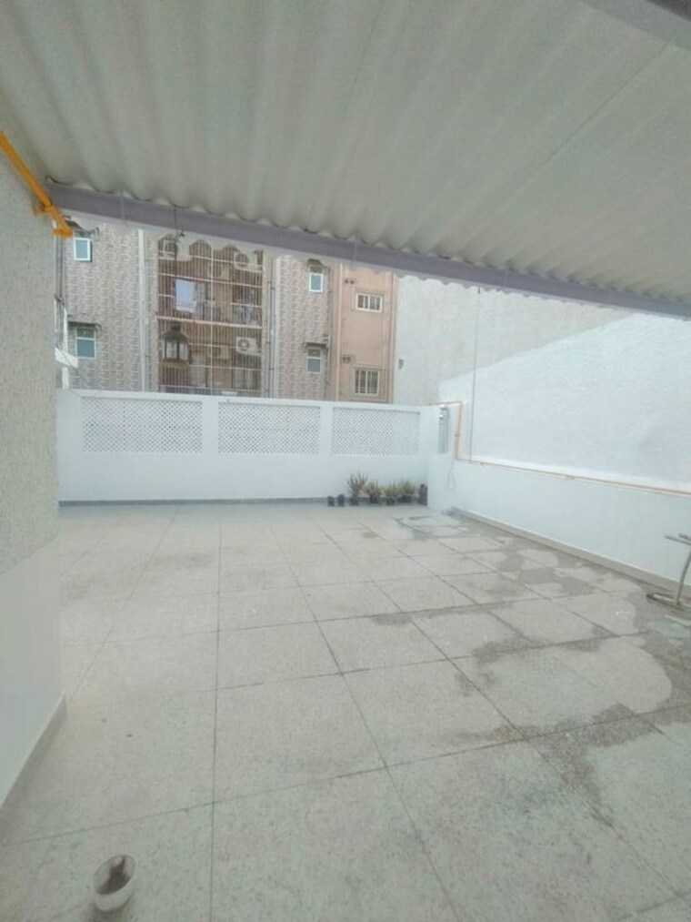 Balcony, defence colony 1 Bedroom 850 Sq.Ft. Apartment In Defence Colony Delhi 10302616