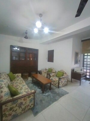 Living Room in 1 BHK Apartment at Defence Colony – for Rent