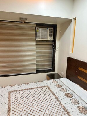 Master Bedroom in 3 BHK Apartment at Santacruz West – for Rent