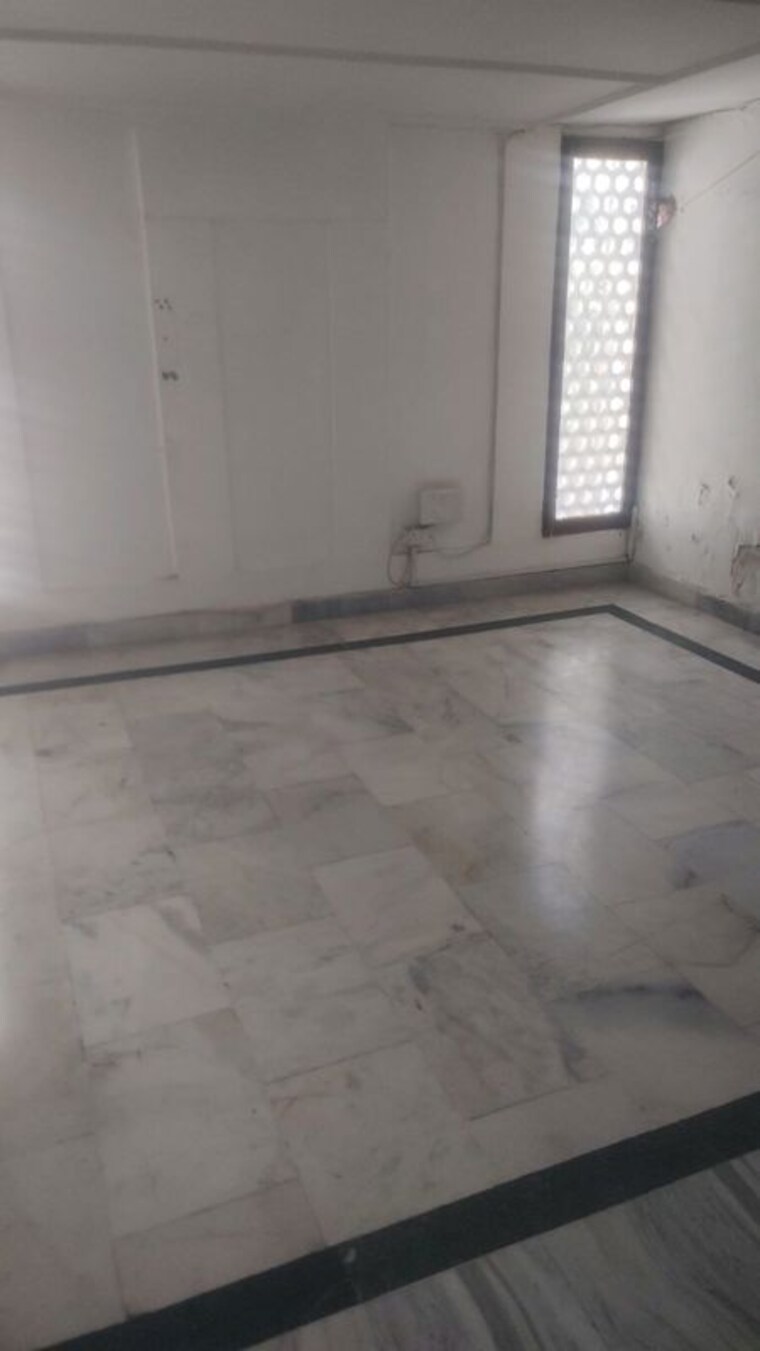 Room, safdarjung enclave 4 Bedroom 500 Sq.Yd. Builder Floor In Safdarjung Enclave Delhi 10302641
